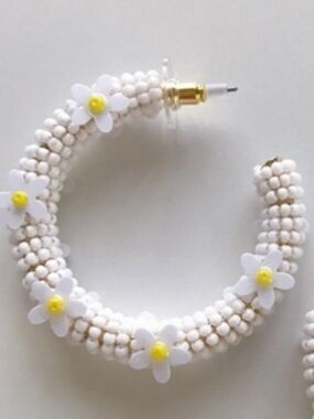 Christain Siriano-Daisy 🌼 Beaded Hoop Earrings